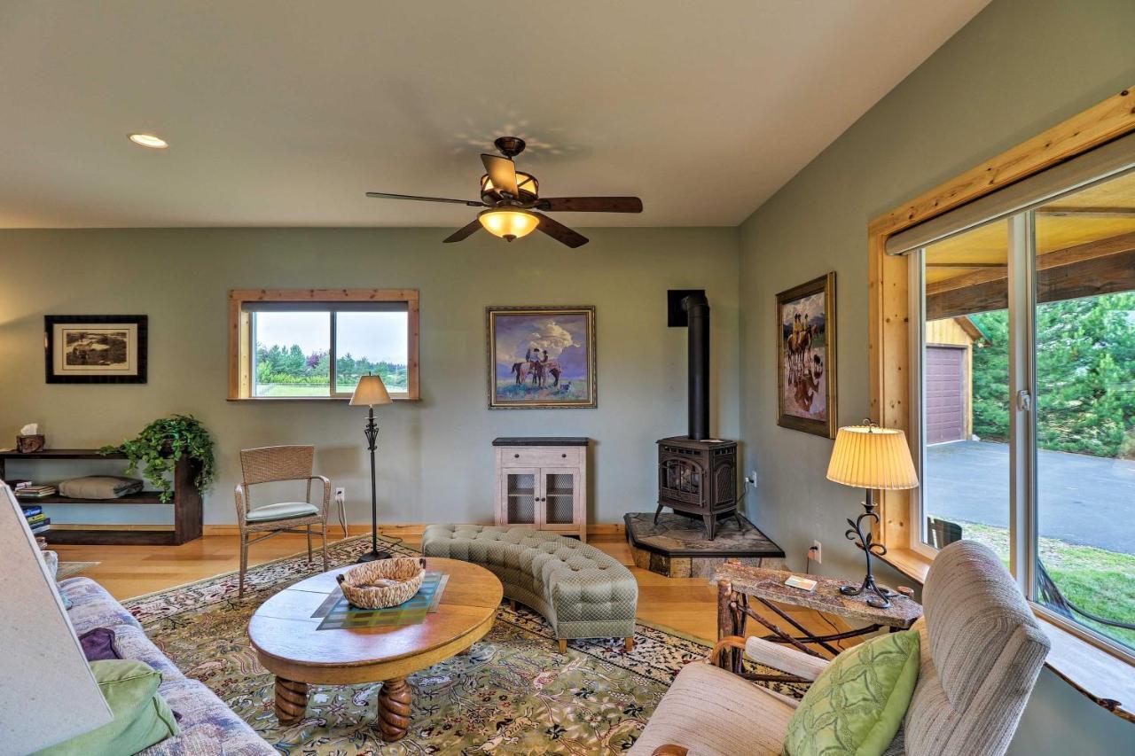 Villa Cabin With Porch And View About 19 Mi To West Glacier Columbia Falls Exterior foto